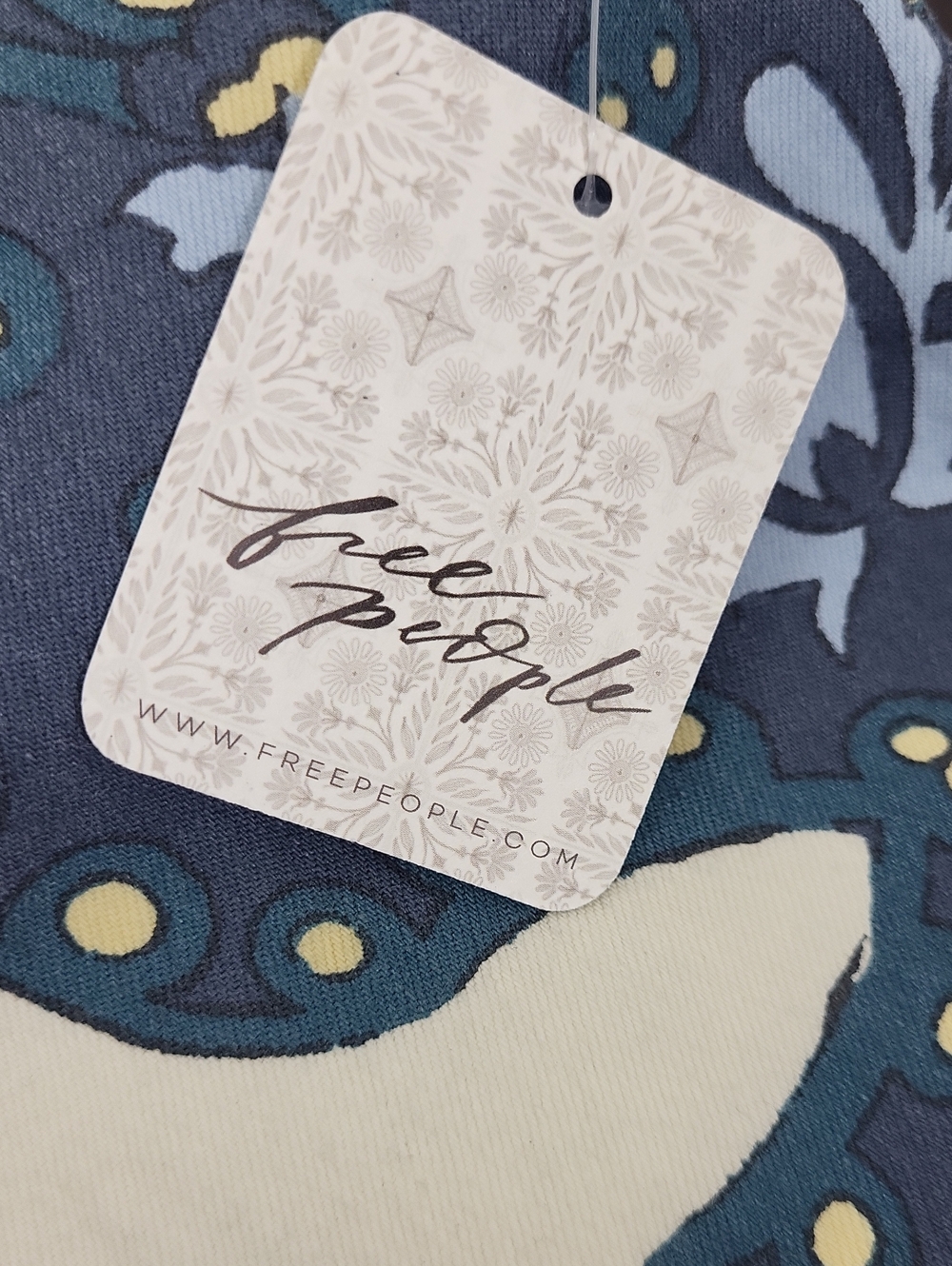We The Free Jeans Multicolor Paisley Floral Mid Rise Flare Stretch. Size 25 - Picture 7 of 14
